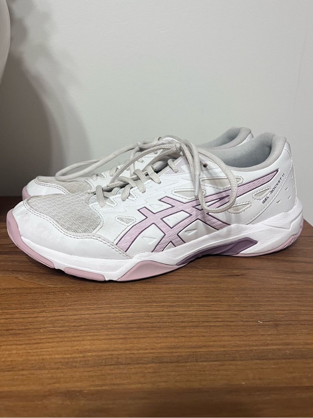 ASICS GEL-ROCKET 11 Women's Volleyball Shoes Size 7.5
